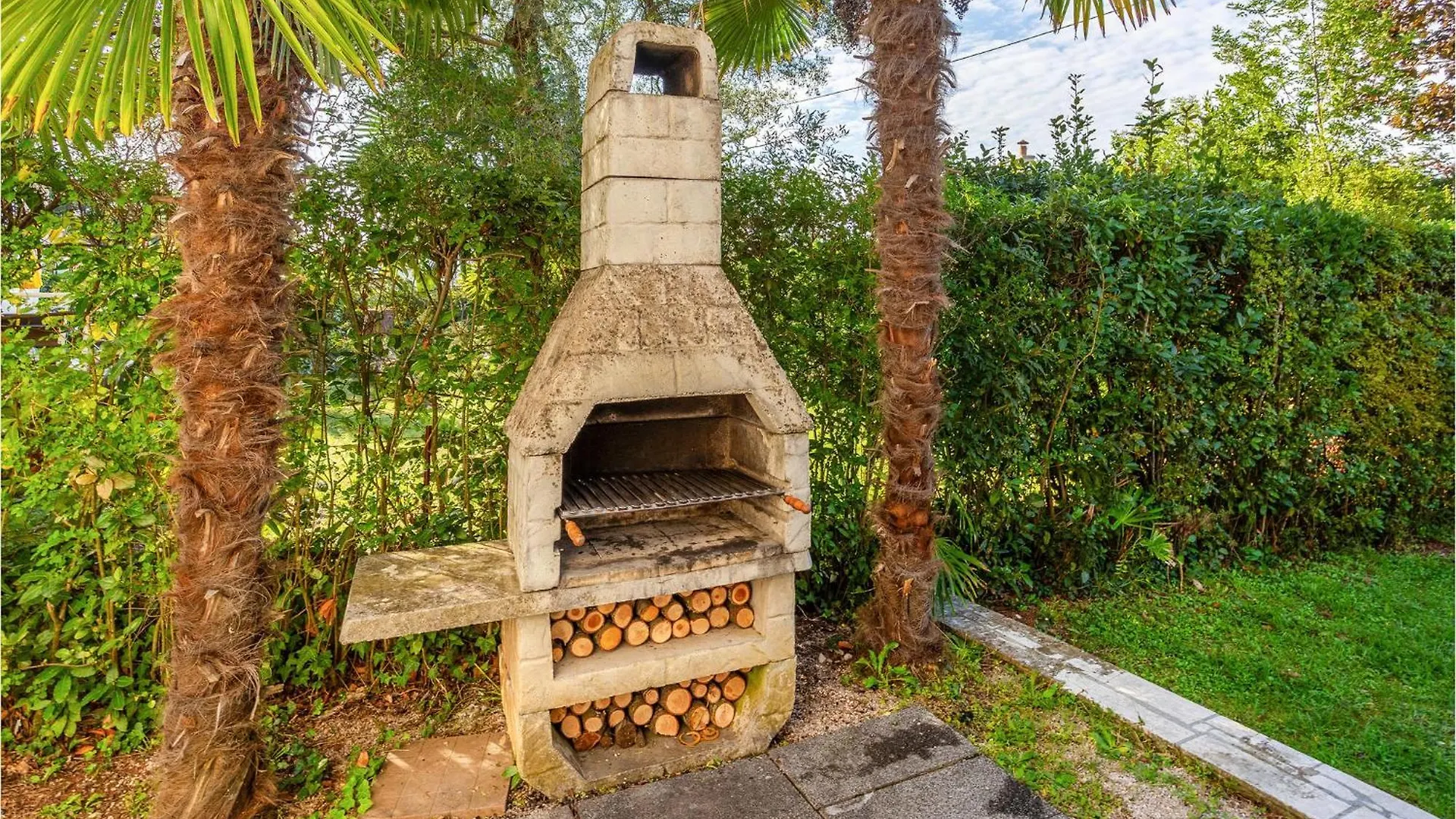 Holiday home Awesome Home In Malinska With Kitchen